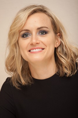 Taylor Schilling Poster G762709