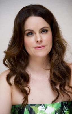 Emily Hampshire Stickers G766071