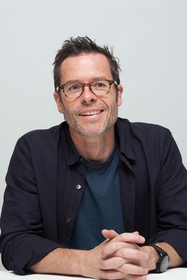 Guy Pearce puzzle G766872
