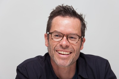 Guy Pearce puzzle G766873