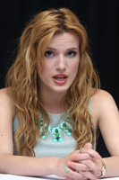 Bella Thorne Mouse Pad G769294