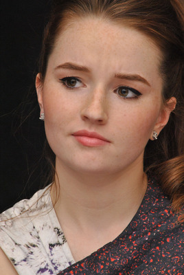 Kaitlyn Dever Stickers G780686