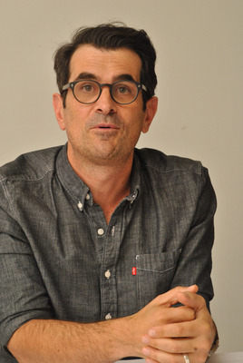 Ty Burrell puzzle G781657
