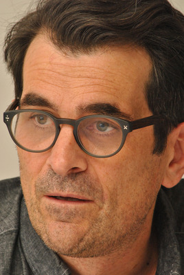 Ty Burrell puzzle G781667