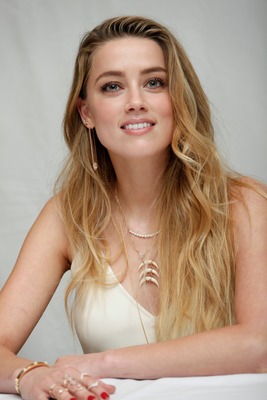 Amber Heard puzzle G782788