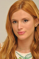 Bella Thorne Mouse Pad G785161