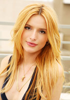 Bella Thorne Mouse Pad G804385