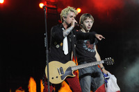 Green Day Longsleeve T-shirt #1311709