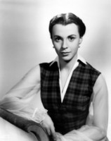Claire Bloom t-shirt #1317983