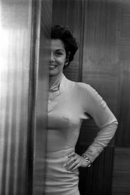 Jane Russell puzzle G821452