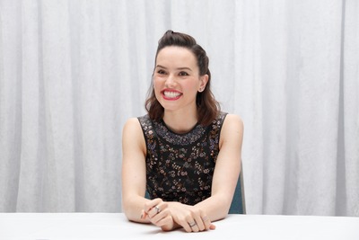 Daisy Ridley canvas poster
