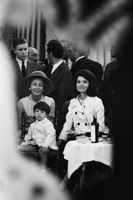 Jacqueline Kennedy Onassis Poster G845226