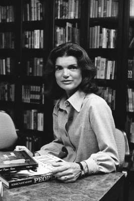 Jacqueline Kennedy Onassis Poster G845228