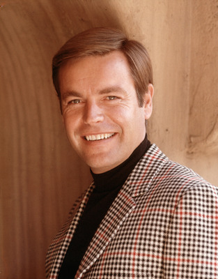 Robert Wagner puzzle G849145