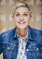 Ellen DeGeneres Longsleeve T-shirt #1384011