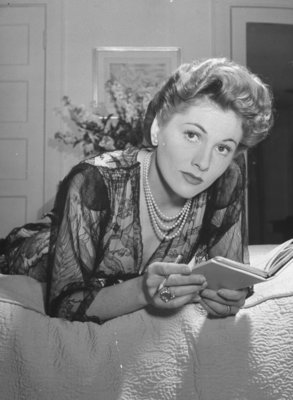 Joan Fontaine Stickers G914601