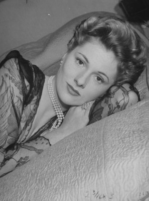 Joan Fontaine puzzle G914615