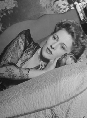 Joan Fontaine Stickers G914627