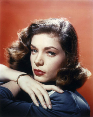 Lauren Bacall Mouse Pad G932677