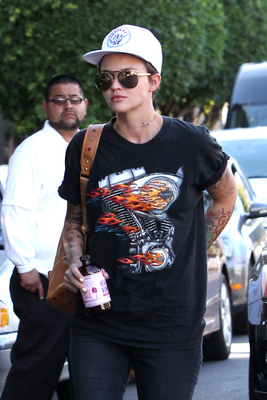 Ruby Rose puzzle G936634