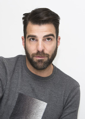 Zachary Quinto Poster G949878