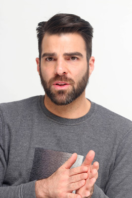 Zachary Quinto Poster G949885