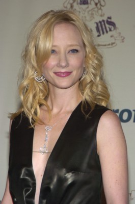 Anne Heche Poster G96835