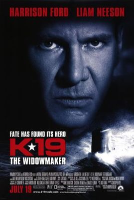 K19 The Widowmaker movie poster (2002) pillow