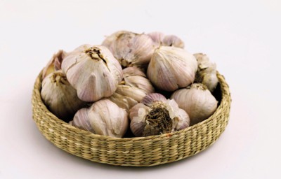 Garlic poster with hanger